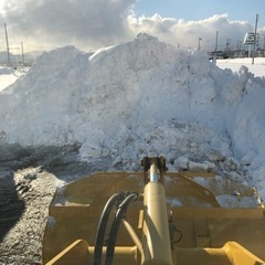 除雪激安にてしますよ家の前や駐車場などタイヤショベルで除雪排雪し...