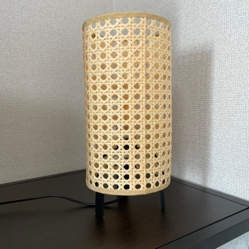 新品　IKEA  テーブルランプ　新商品　電球付き