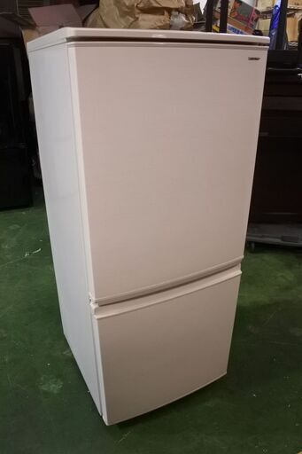 SHARP 18年式 SJ-D14D-W 冷蔵庫 単身サイズ エリア格安配達 2*3