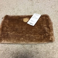 未使用 ふわふわ　クラッチバック　ローズバッド　定価5900
