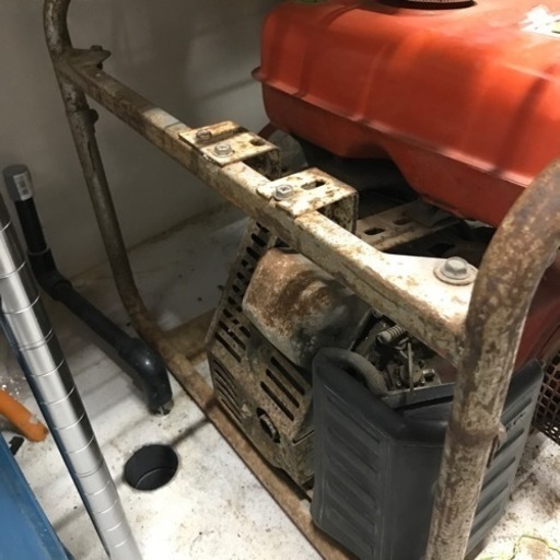 【中古】makita 発電機 G2000A