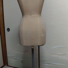 トルソー　女性用マネキン　布製　高さ調節あり