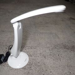 🍎パナソニック LEDデスクスタンド SQ-LD300-W
