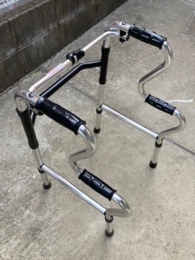 【介護用品】歩行器(6段階)&お風呂椅子(５段階)セット！