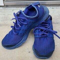 アンダーアーマー スニーカー 25.5cm