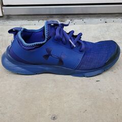 アンダーアーマー スニーカー 25.5cmの画像