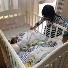 お話中　コンビミニ　ベビーベッドの画像