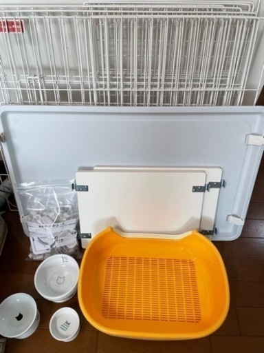 【美品】仔猫用品一式（ゲージ、トイレ、食器）