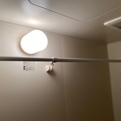 突っ張り棒:プラスティック製(伸縮製:100センチ〜140センチ...