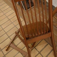 壊れた椅子