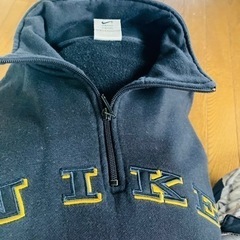 NIKE Lの画像
