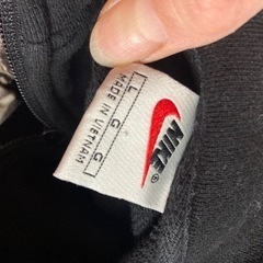 NIKE Lの画像
