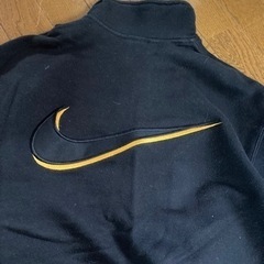 NIKE Lの画像