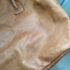大きめの革バッグ　の画像