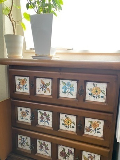 【終了】スペイン家具　アクタス　タイル飾りチェスト