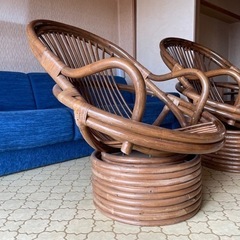 籐の回転椅子 | ２脚セットの画像