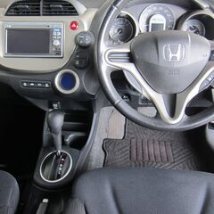 保証あり　車検Ｒ5年３月まで　Ｈ24年フィットハイブリッド　ワンオーナー車　事故歴なし　ナビ　ワンセグTV　ＵＳＢ対応　アイドリングストップ　の画像