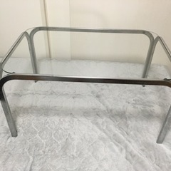 ガラステーブル