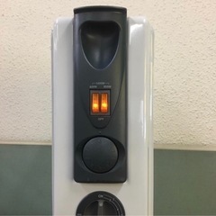 オイルヒーター 800〜1400W 12時間ONタイマー付き 動作確認済みです。の画像