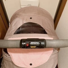 【値下げ中】コンビ メチャカル 両対面式 軽量4kg コンパクト ハイシートA型ベビーカーの画像