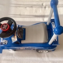 青い車 幼児 乗用玩具の画像