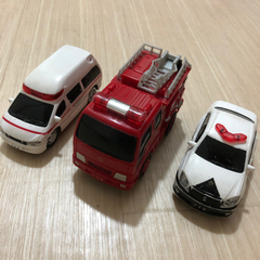 車のセット（パトカー・救急車・消防車）