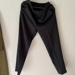 黒ズボン