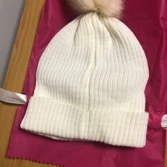 新品未使用　レディースニット帽子