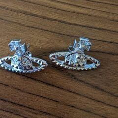 ヴィヴィアンウエストウッドのピアスの画像