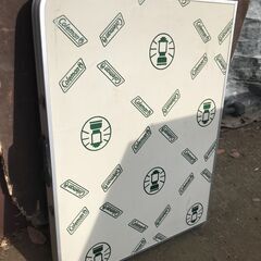 コールマンテーブル　キャンプ　アウトドアの画像