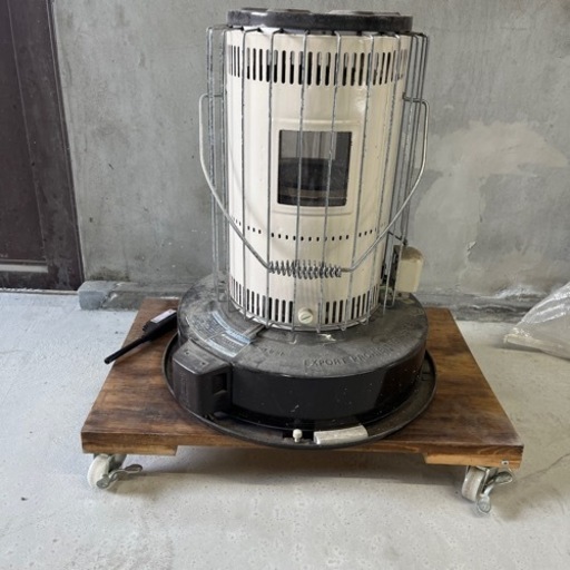 KSA−851E トヨトミ石油ストーブ　焼き芋が焼けてお湯が沸かせます