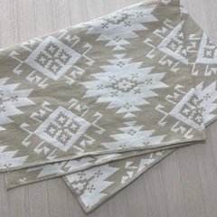 【美品】ラグ　カーペット　縦126cm×横166cm ベージュ系