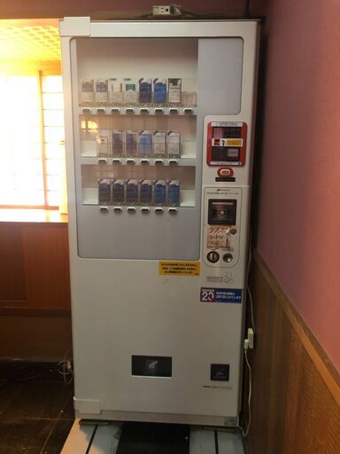 店舗什器です。タバコ自動販売機（室内で使用・タスポ機能付き）