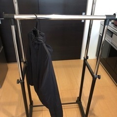 ハンガーラックの画像