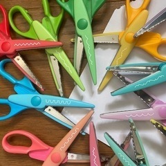 いろいろな切り口のハサミの画像