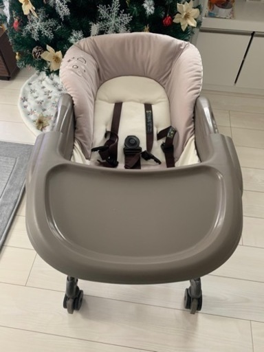 ベビーラック、ベビーチェア combi