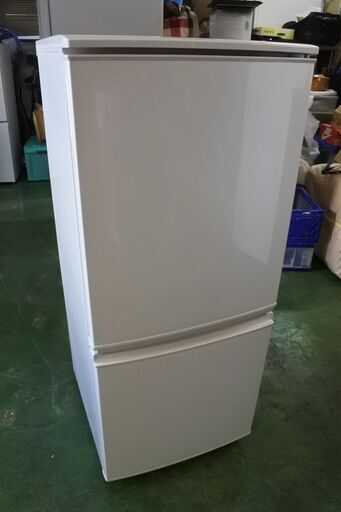 SHARP 16年式 SJ-D14B-W 137L 冷蔵庫 単身サイズ エリア格安配達 2*5