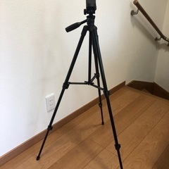 三脚　
