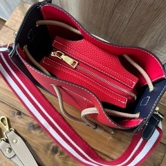 【美品】2way ショルダーバッグ　ネイビー×レッド　バッグの画像