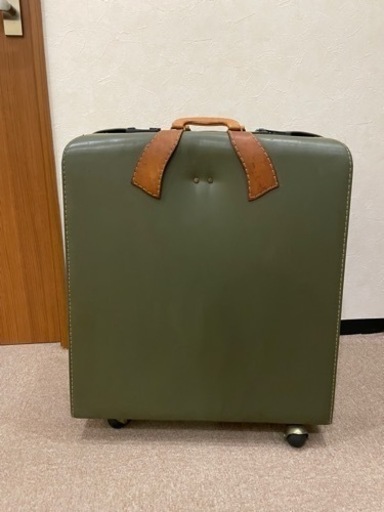 ハンティングワールド　スーツケース　鍵壊れています