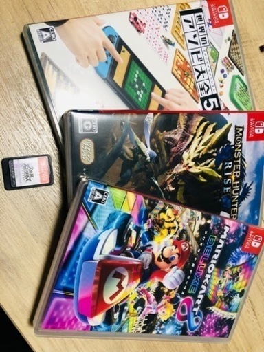 Nintendo Switch 本体 + ソフト4本他多数オマケ付き！