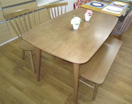 R092 NITORI 天然木 ダイニング4点セット、ベンチ付、幅130cm 美品