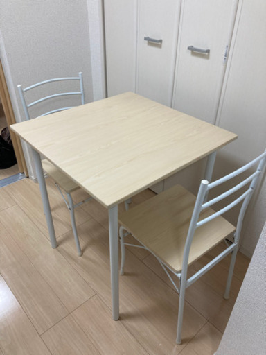 ダイニングテーブル