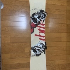 ハローキッティスノボー板とビンディング137センチ