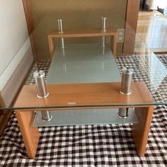 ガラスのテーブルの画像