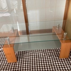 ガラスのテーブルの画像