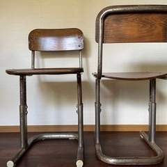 学校の椅子の画像