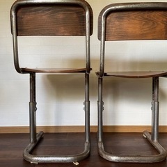 学校の椅子の画像