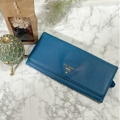 極美品　PRADA  プラダ 長財布　青色　大量カード入れ
