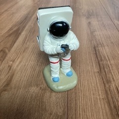 無料配送可能！スマホスタンド宇宙飛行士